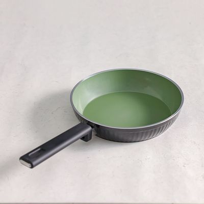 Lines Fry Pan Black 24CM Titanium Teflon