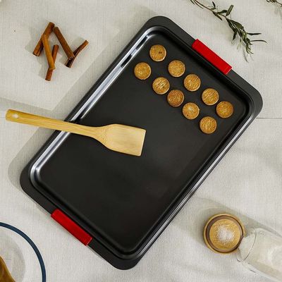 Bake Me Happy Cookie Sheet with Silicone Handle - Carbon Steel - 0.8 mm 50x32.5x2.5 cm