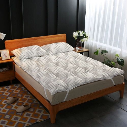  3pc Set PolyCotton Mattress Topper 160x200+8cm with 2 Pillow cover , Off White And Black Geoemetric