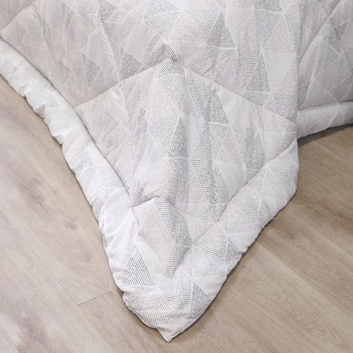 Plush Isometric 4-Piece King Comforter Set 228X254 Cm Black