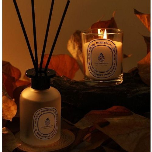 White Peach Oolong Diffuser Stick And Glass Bottle - 200 Ml