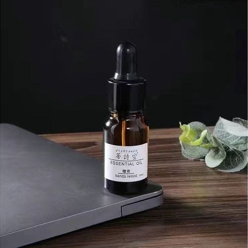 Set Of Diffuser Cup Natural Plants With Extracted Essential Oil And Warm Light