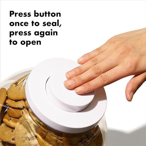 Oxo 1128680 Good Grips Airtight Pop Small Cookie Jar (2.0 Qt)