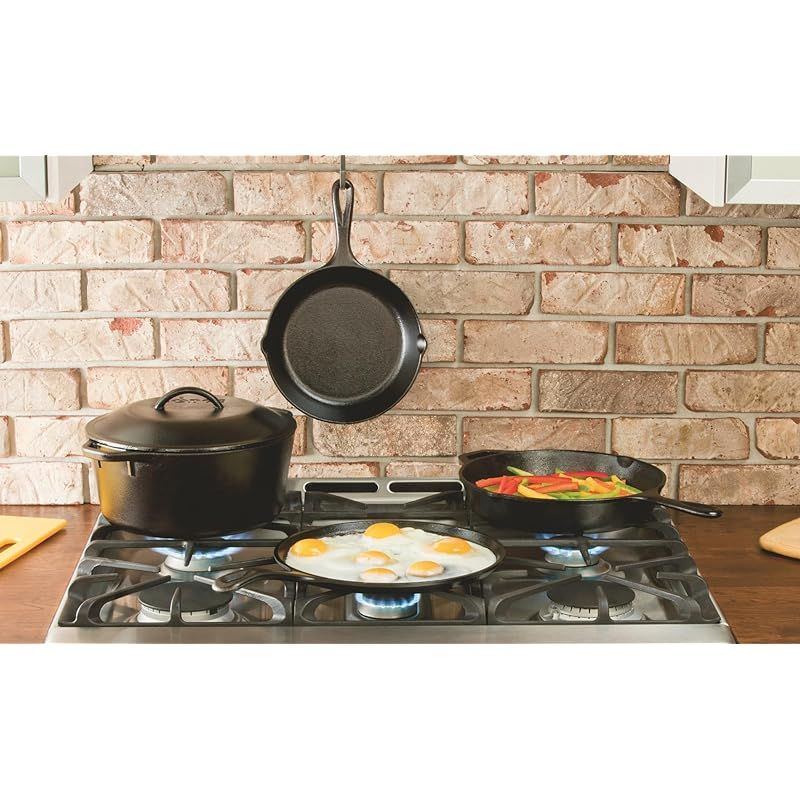 Lodge Cast Iron Dutch Oven. Pre-Seasoned L10D0L3 (7 Qt) - Black