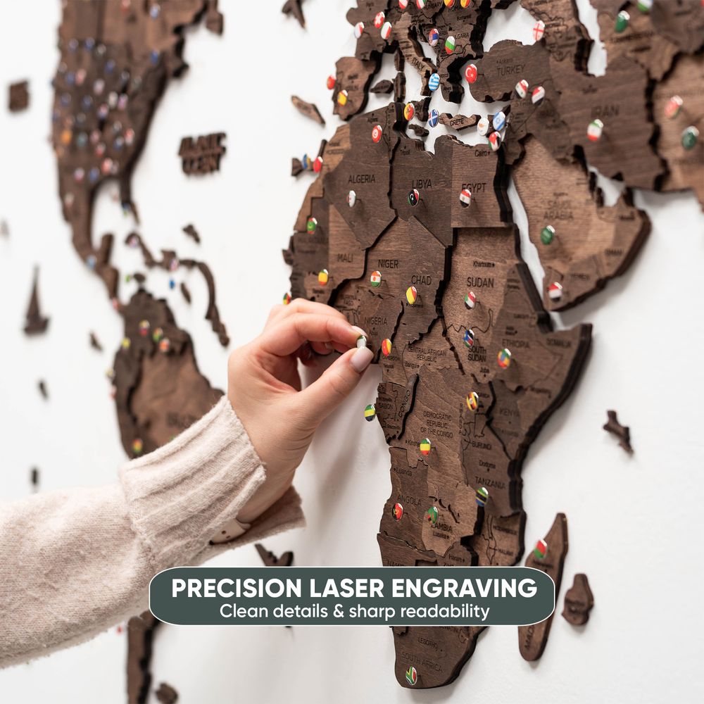 الخريطة العالمية الخشبية ثلاثية الأبعاد - بنية داكنة | طول النسخة الكبرى (200 × 120 سم)